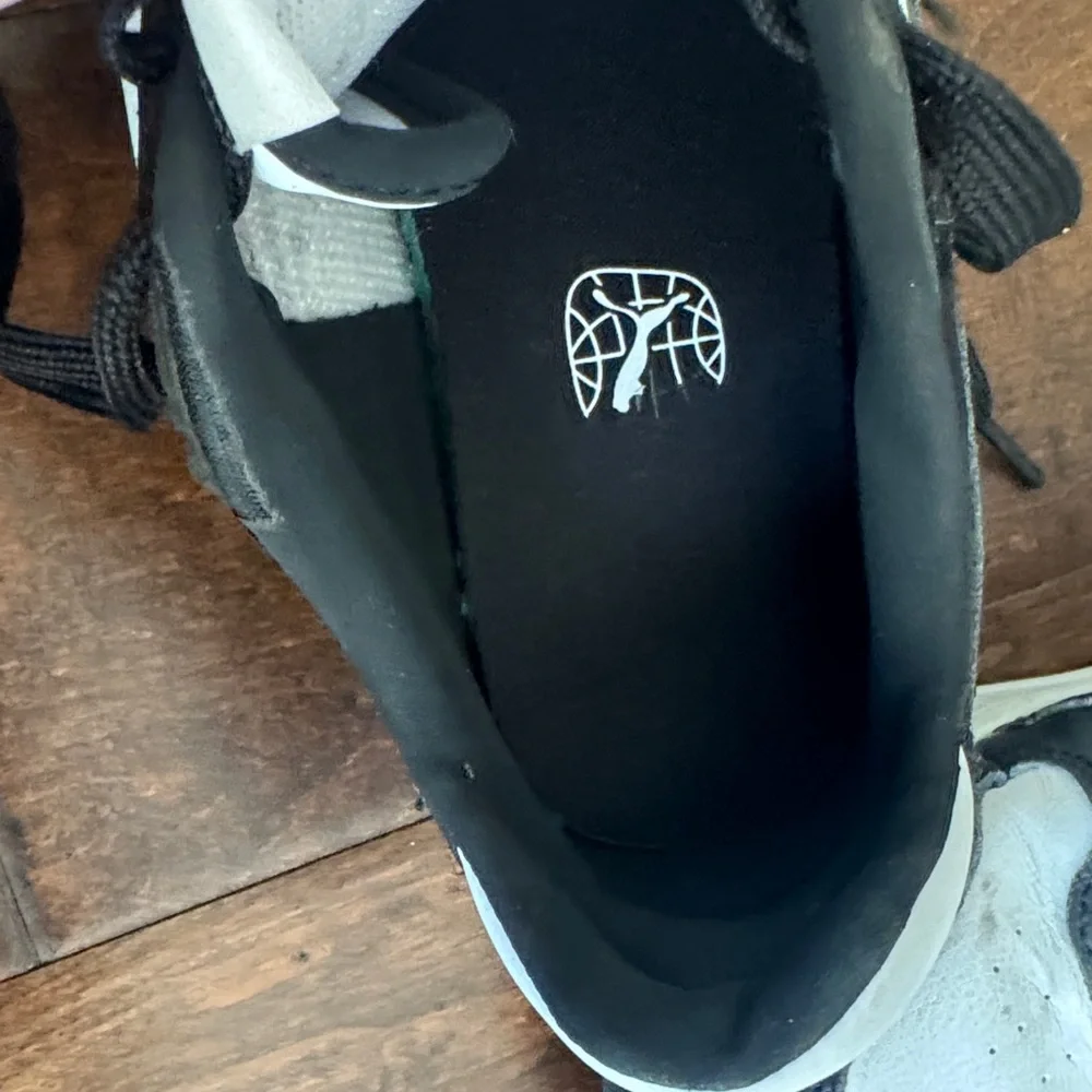 Puma Black and White Sneakers - Picture 5 of 7